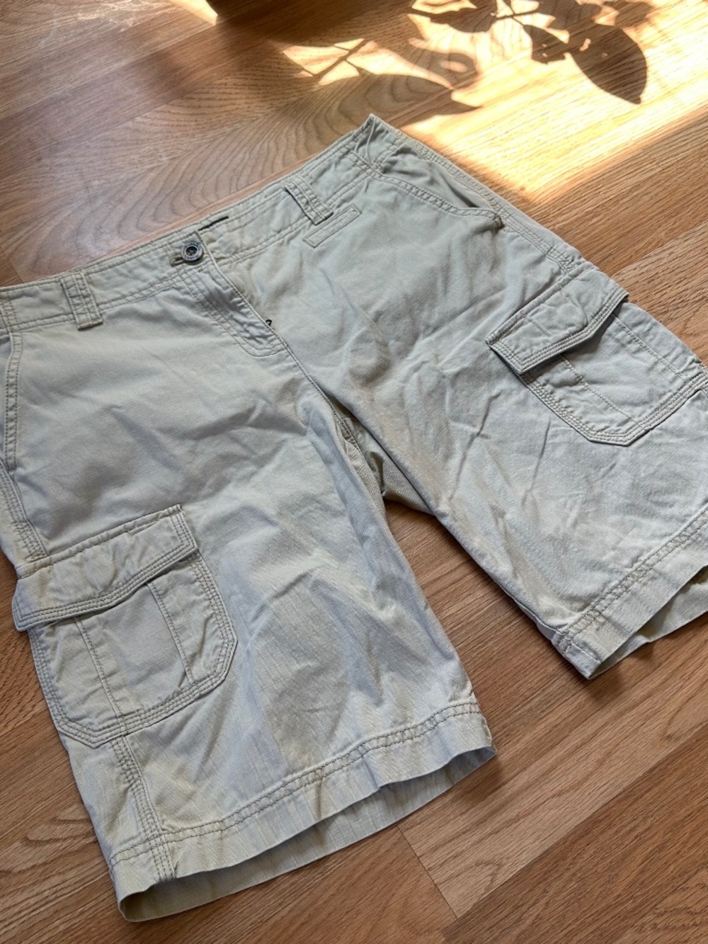 Eddie Bauer Cargo Shorts Light Khaki Size 8